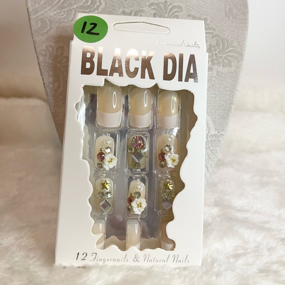 $7 French Nail Set with decor